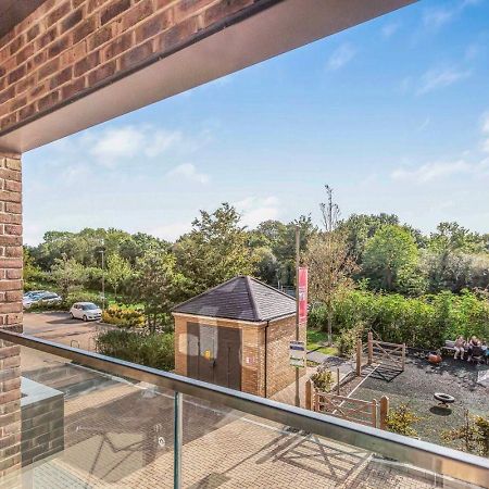 Modern 1 Bedroom Apartment With Parking In Colindale, London 埃奇韦尔 外观 照片