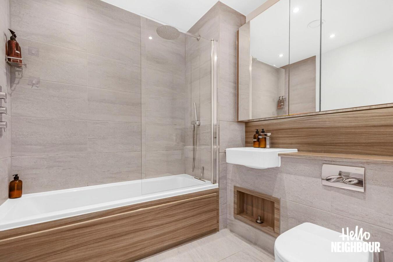 Modern 1 Bedroom Apartment With Parking In Colindale, London 埃奇韦尔 外观 照片