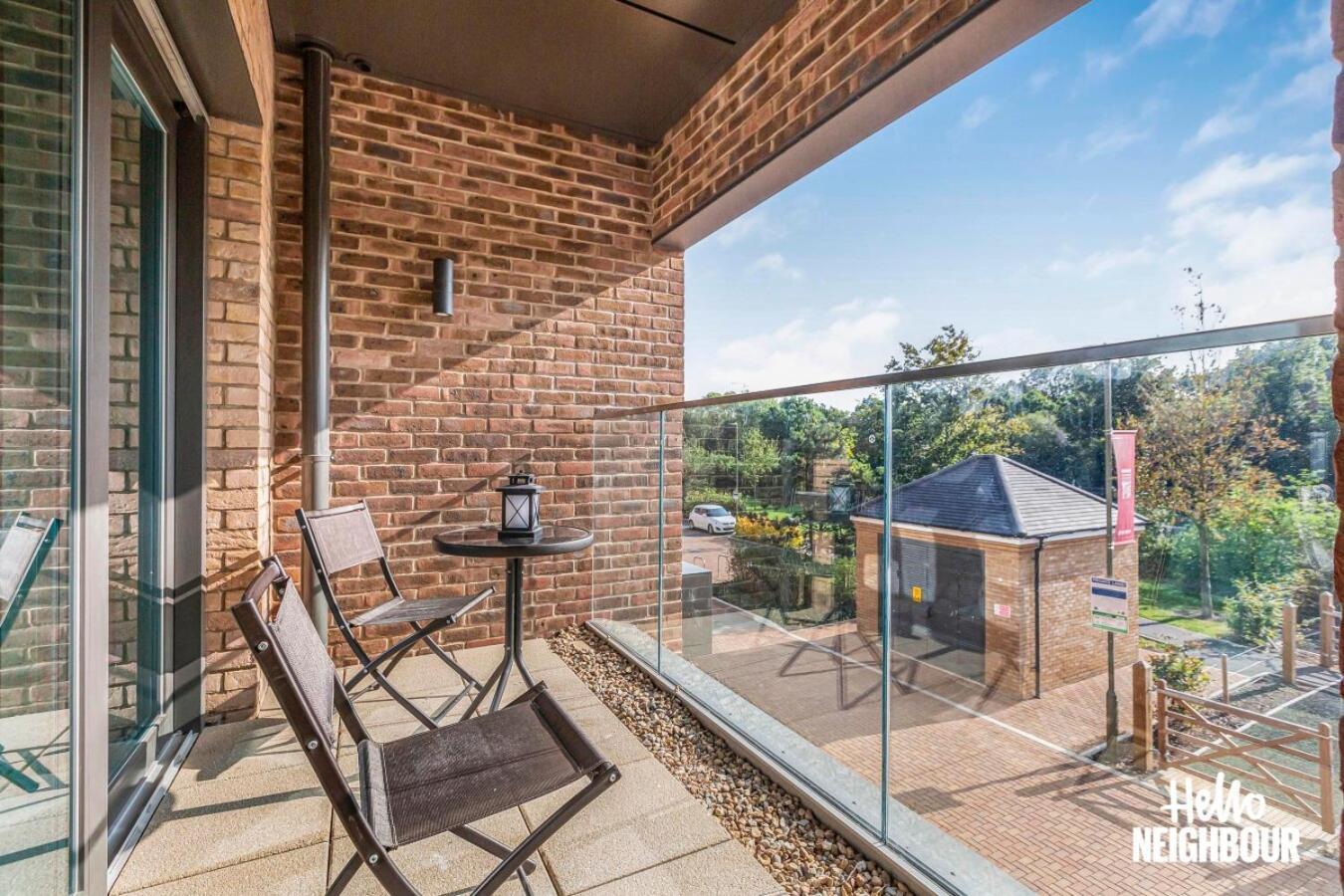 Modern 1 Bedroom Apartment With Parking In Colindale, London 埃奇韦尔 外观 照片